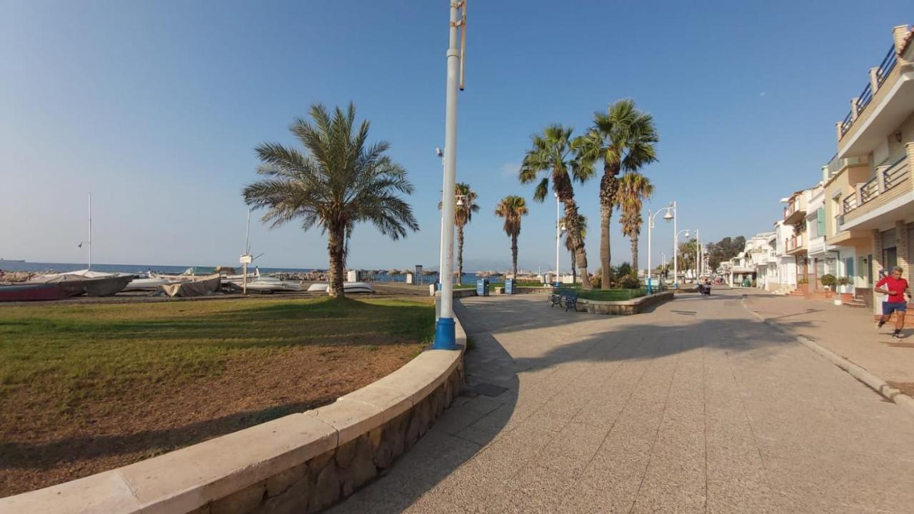 Del Parque Flats Pina Beach Málaga Eksteriør billede